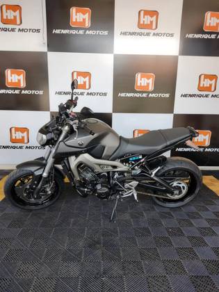 YAMAHA MT-09 YAMAHA MT-09